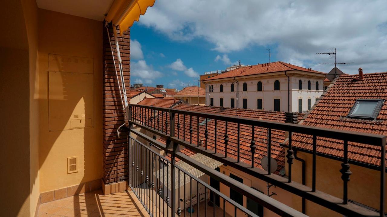 Dei Mille 31 B Apartment Albenga Exterior photo