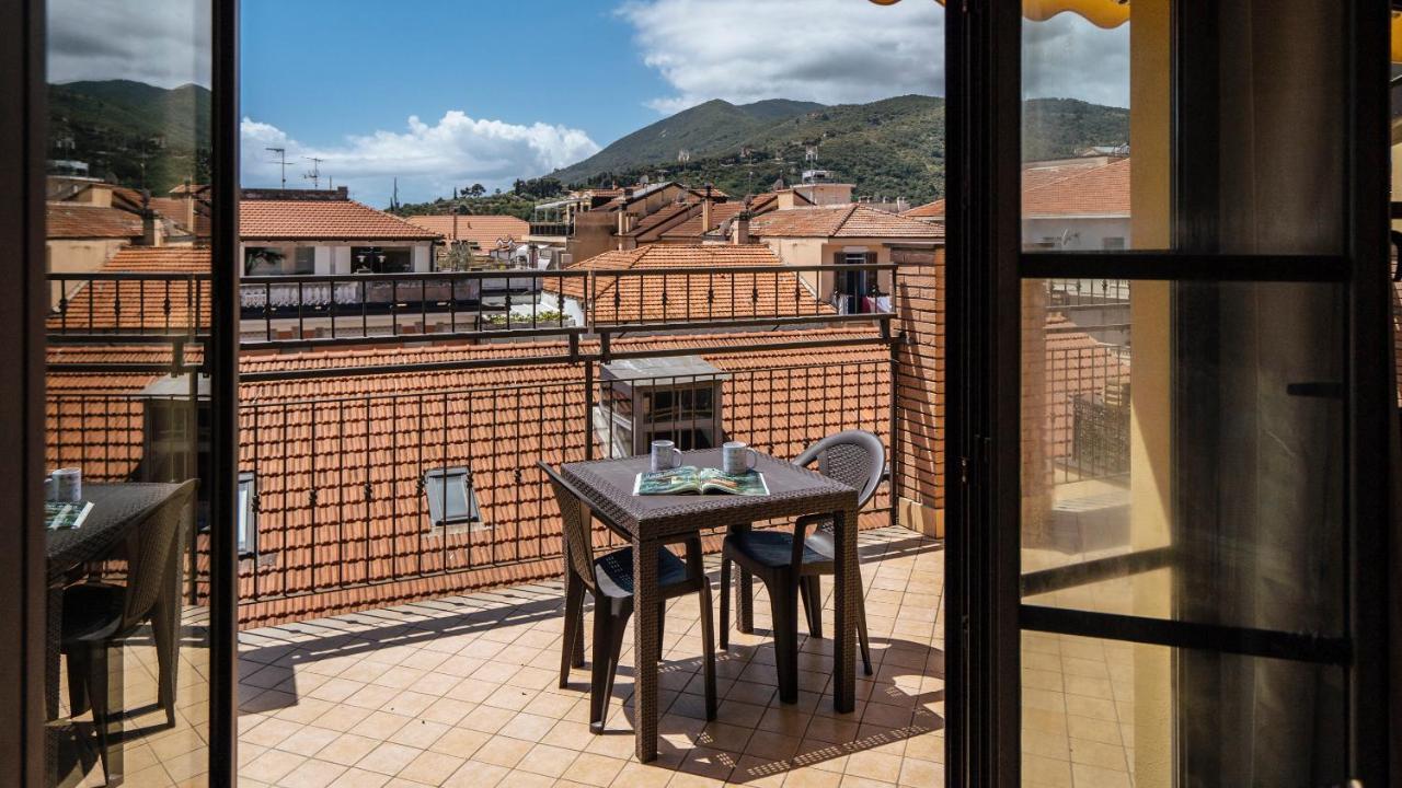 Dei Mille 31 B Apartment Albenga Exterior photo